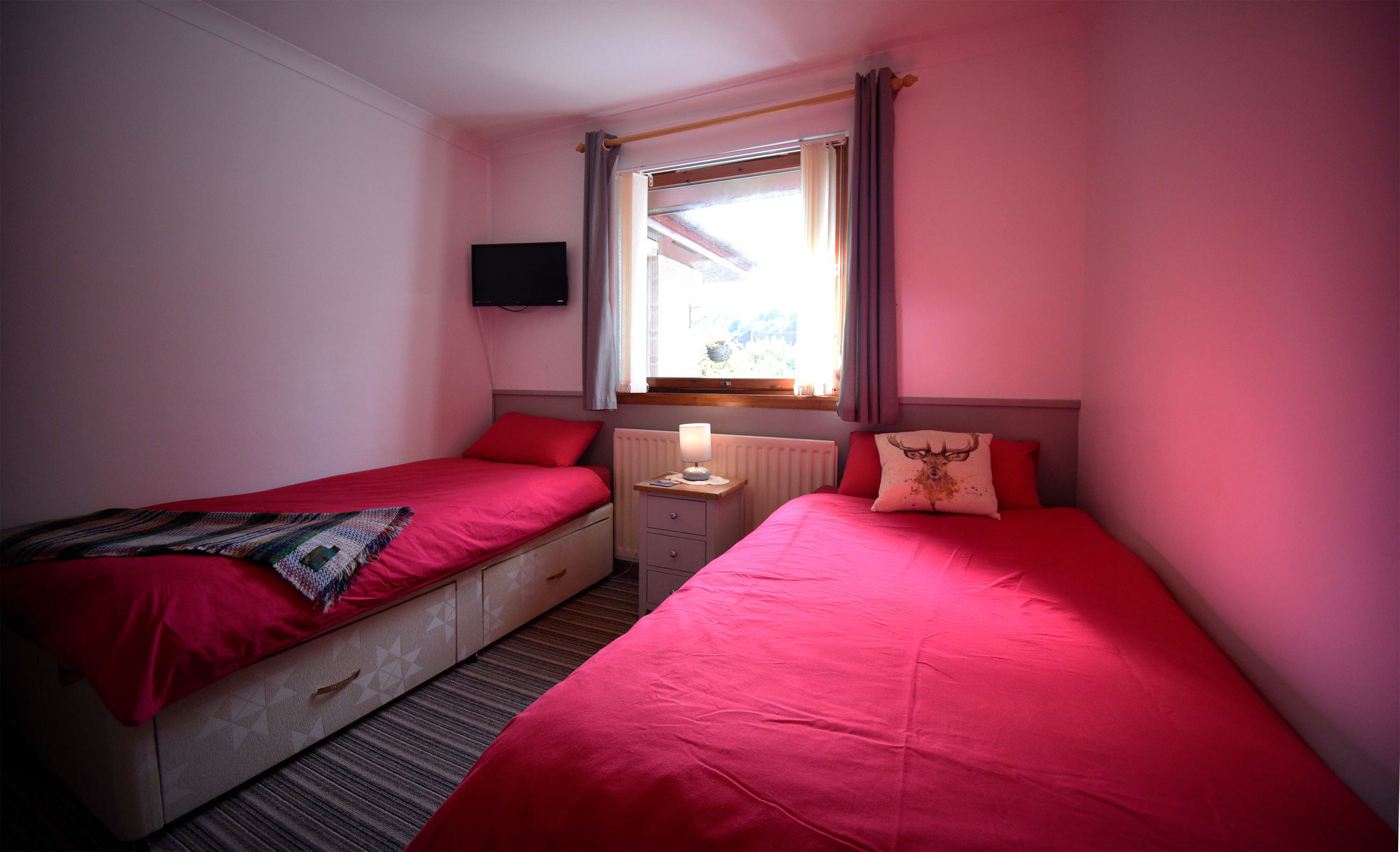 Gairloch View Bed and Breakfast living room with widescreen TV and WIFI internet sea views near Staffin