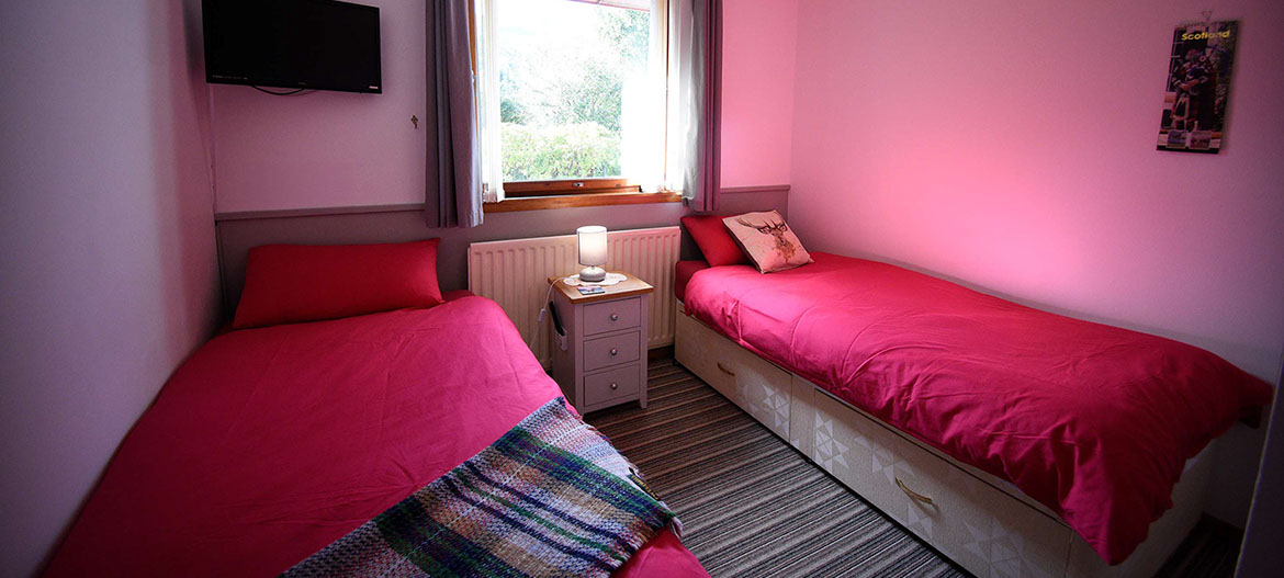 Kenmore Bed and Breakfast in Portree contains a comfortable twin bed with widescreen TV