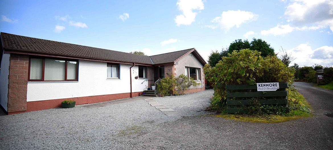 Kenmore Bed and Breakfast accommodation in Portree has private parking and WIFI internet access