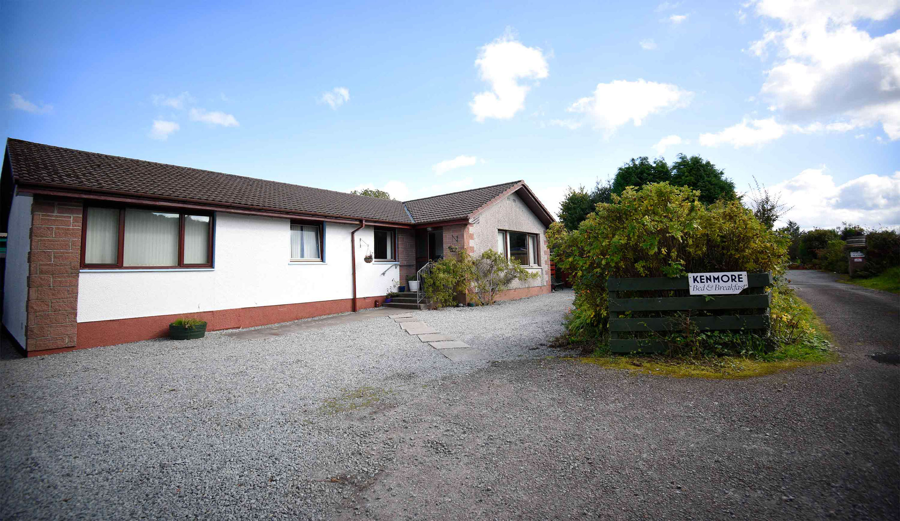Gairloch View Bed and Breakfast is a sea view accommodation located near Staffin on the Isle of Skye