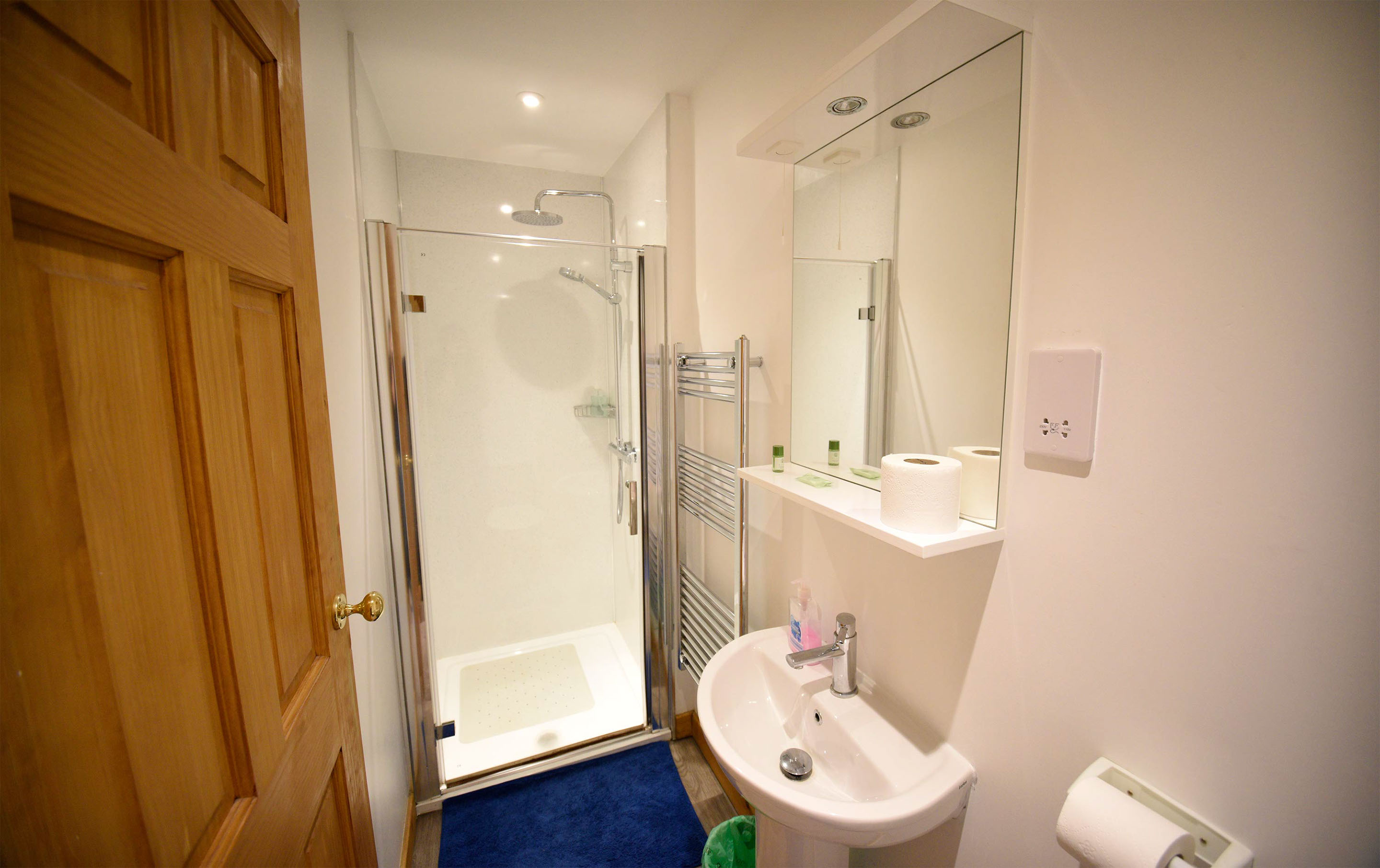 Gairloch View bed and breakfast contains spacious rooms with comfortable beds near Staffin on the Isle of Skye