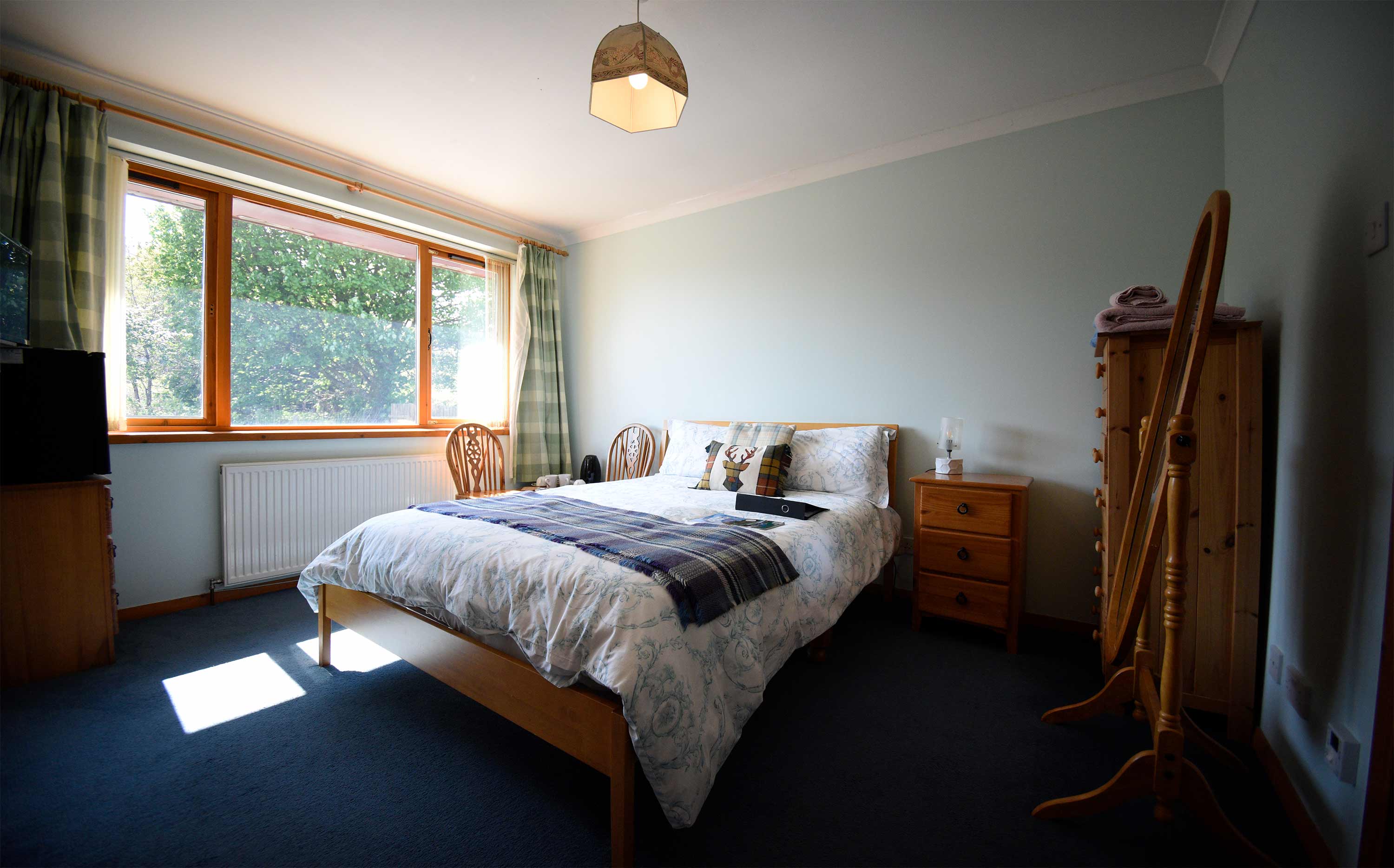 Gairloch View is a self catering and bed and breakfast accommodation near Staffin on the Isle of Skye