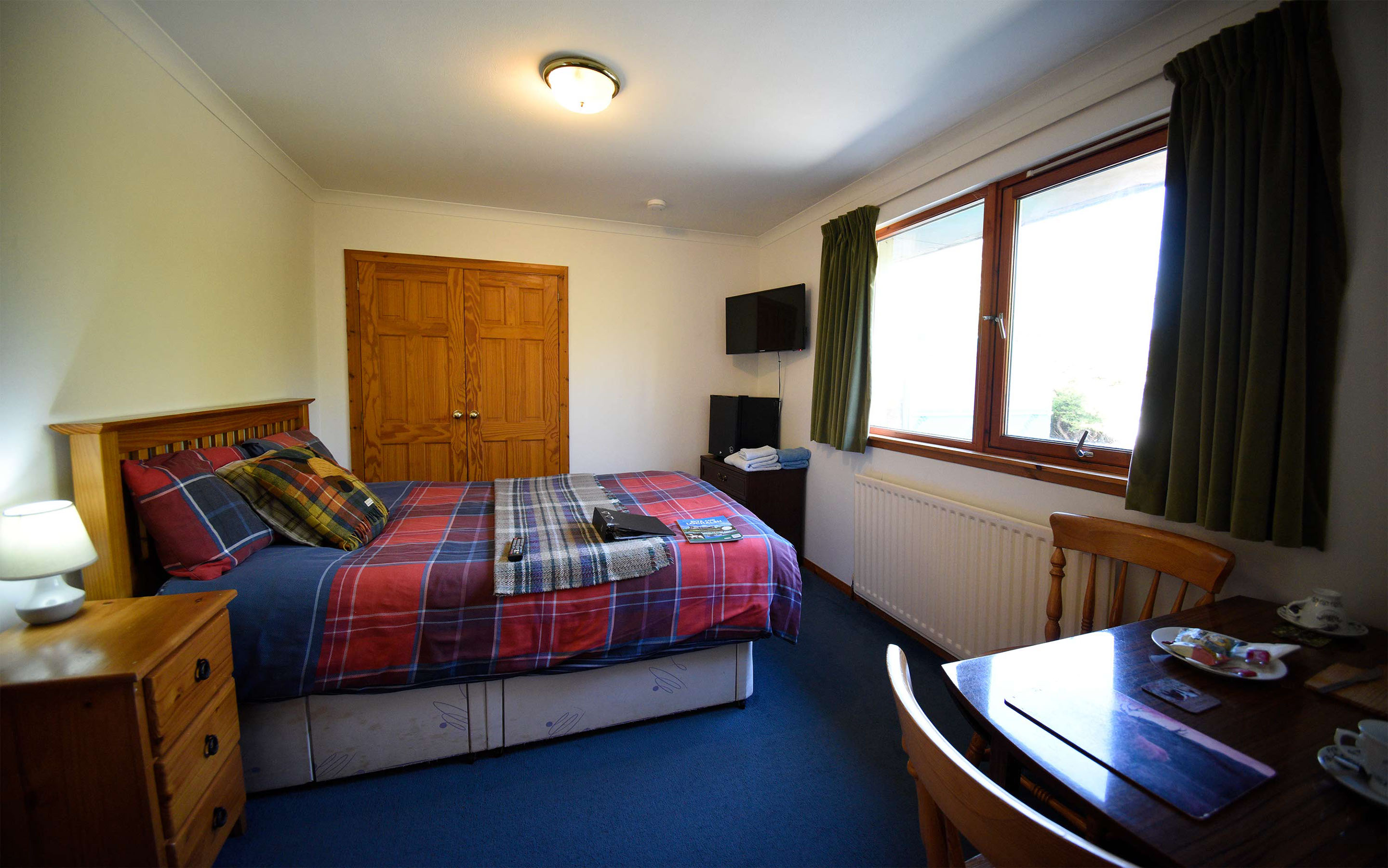 Stay in total comfort in Kenmore self catering accommodation in Staffin living room