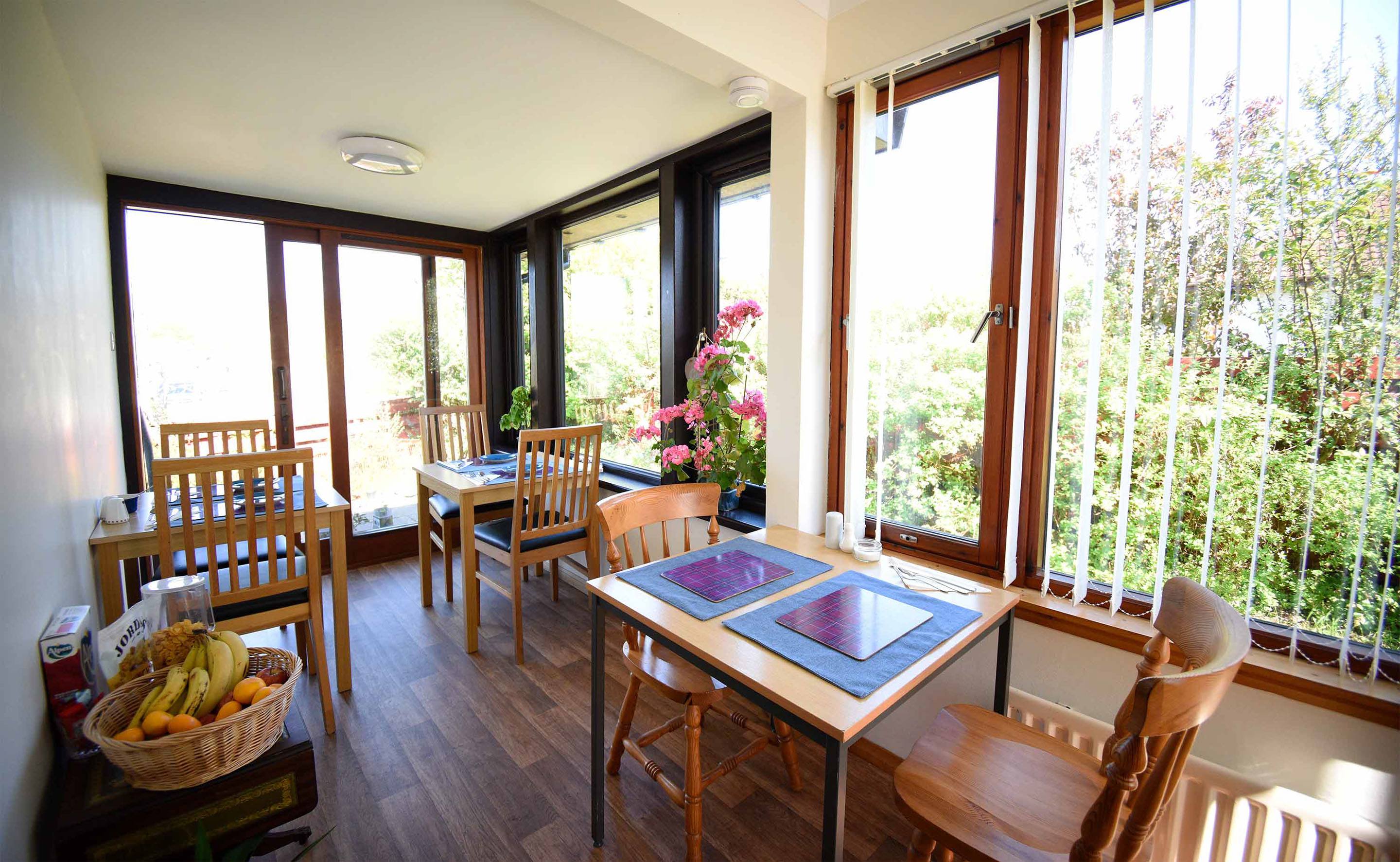 Gairloch View Bed and Breakfast living room with widescreen TV and WIFI internet sea views near Staffin